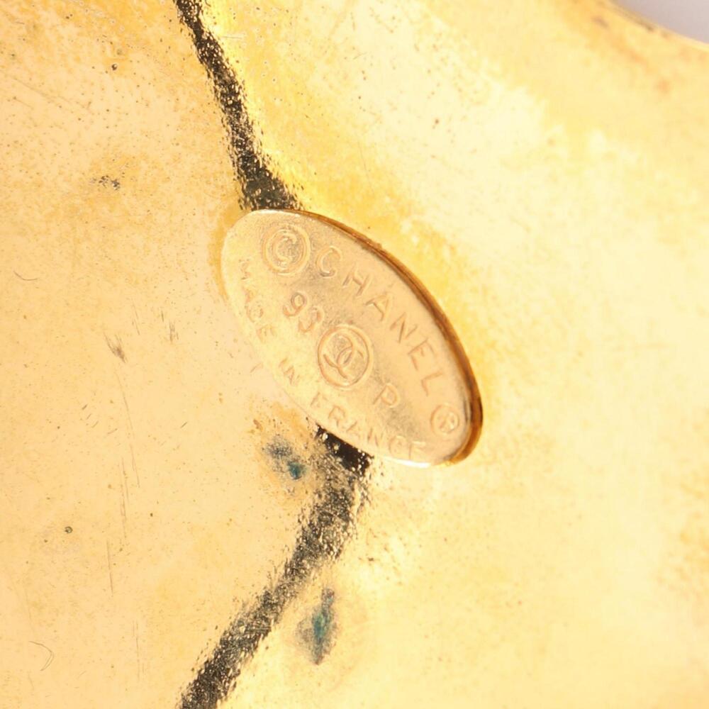 CHANEL Gold Logo Brooch - Picture 3 of 6